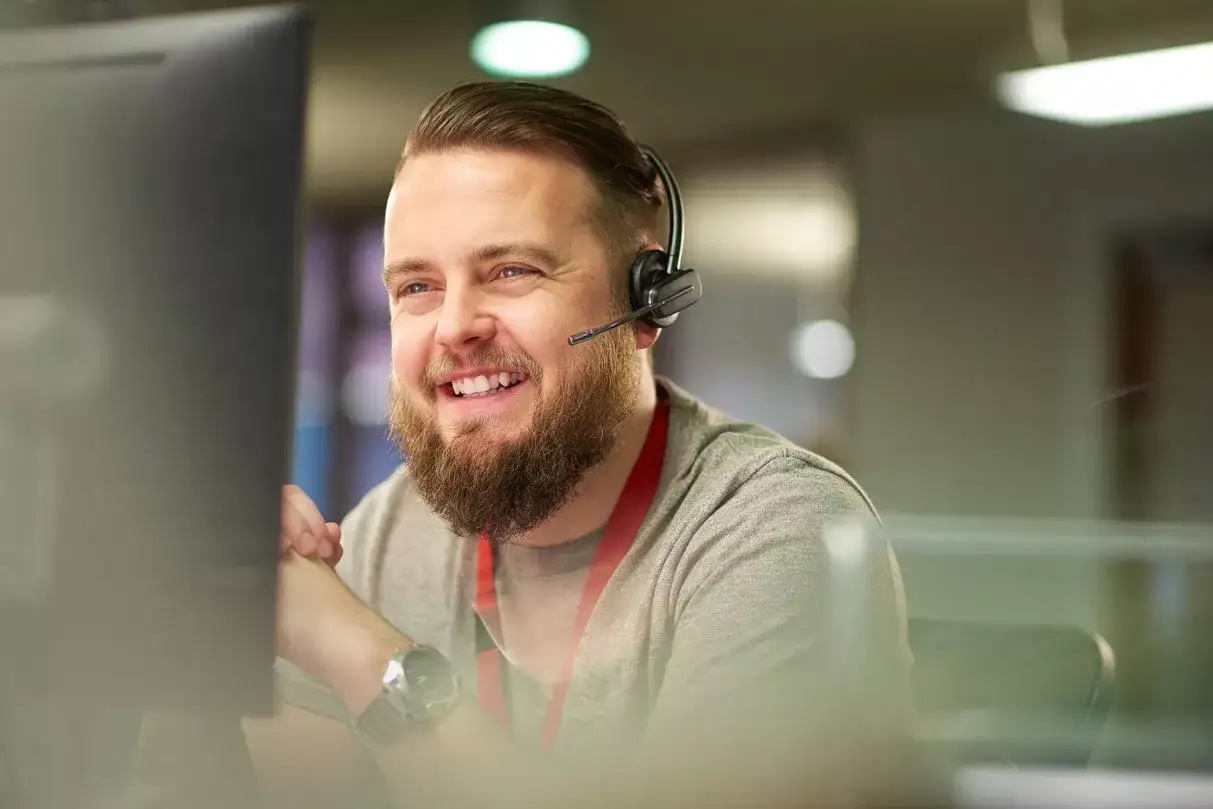 Kundenberater im Exklusiv-Vertrieb sind auf allen Kanälen unterwegs - persönlich, telefonisch und digital per Videoberatung